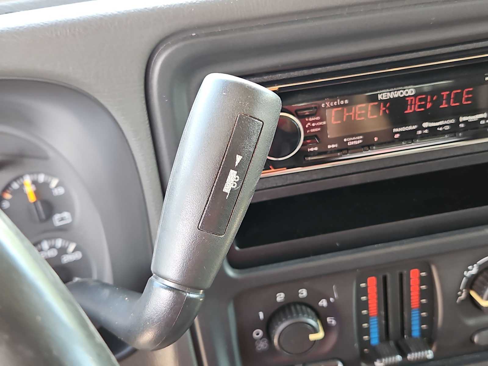 Thumbnail: 2003 Chevrolet Tahoe - 21