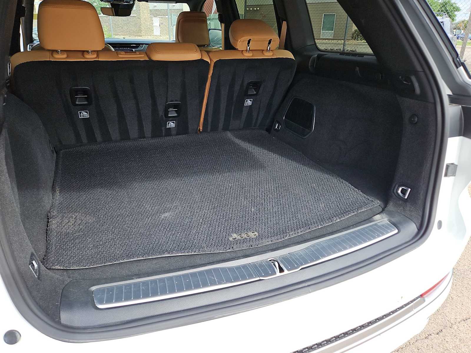 2022 Jeep Grand Cherokee Summit 4xe 27