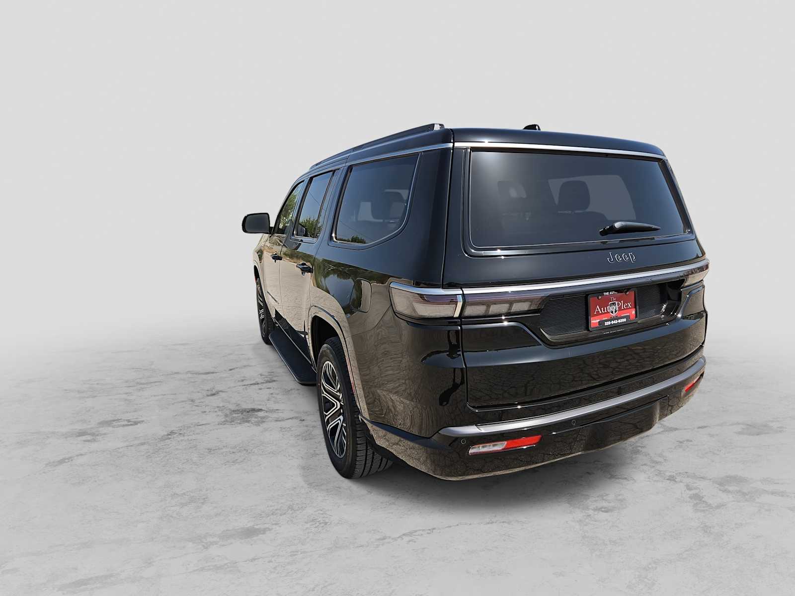 Thumbnail: 2026 Jeep Grand Wagoneer - 6