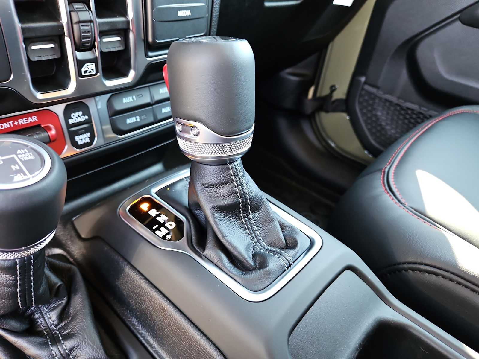 Thumbnail: 2026 Jeep Gladiator - 21