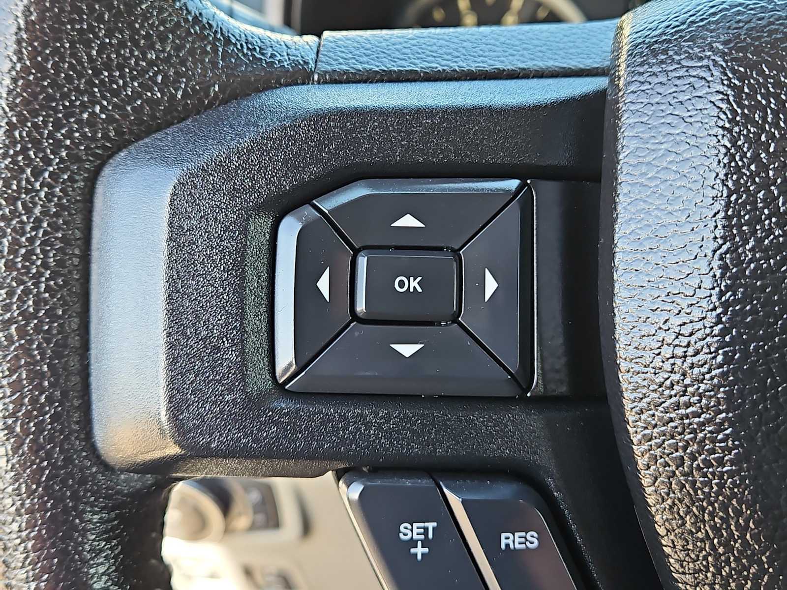 Thumbnail: 2015 Ford F-150 - 25