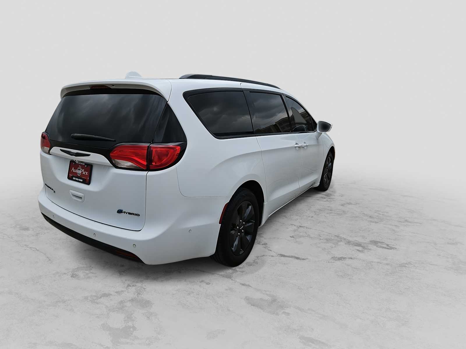 Thumbnail: 2020 Chrysler Pacifica - 8