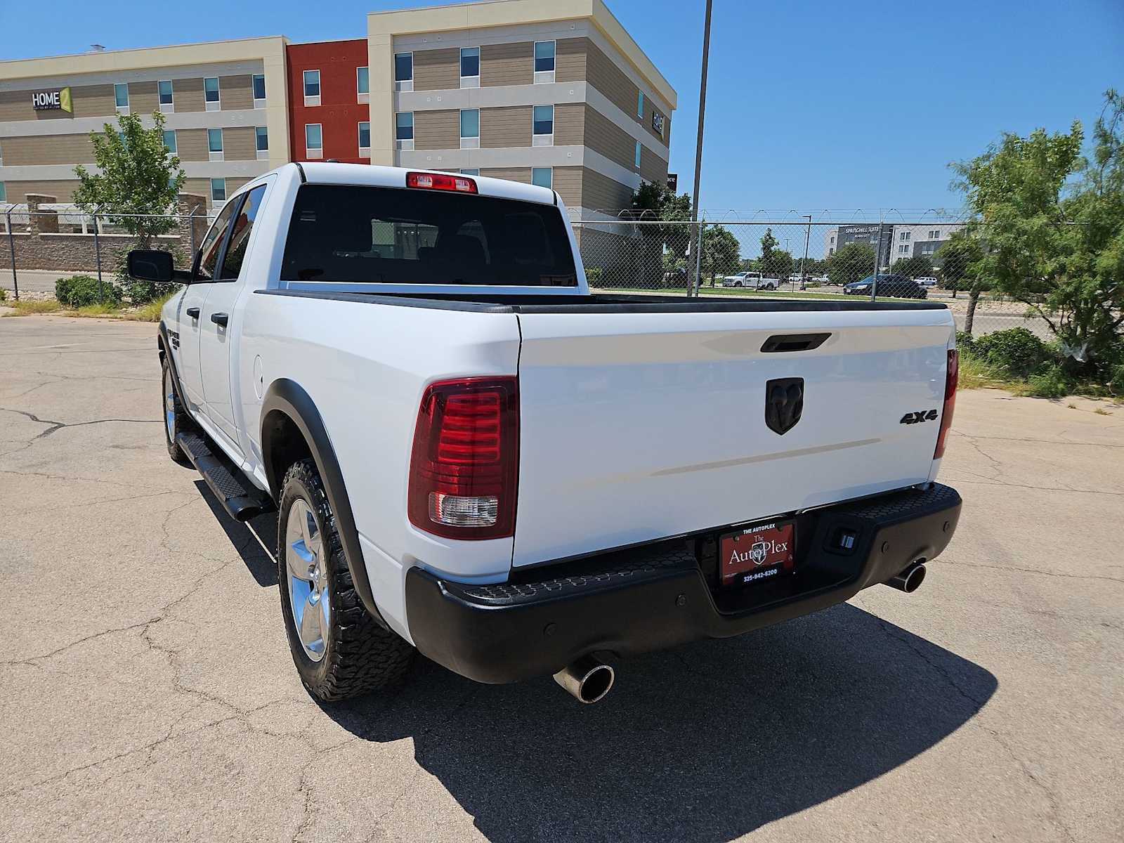 Thumbnail: 2021 RAM 1500 Classic - 12