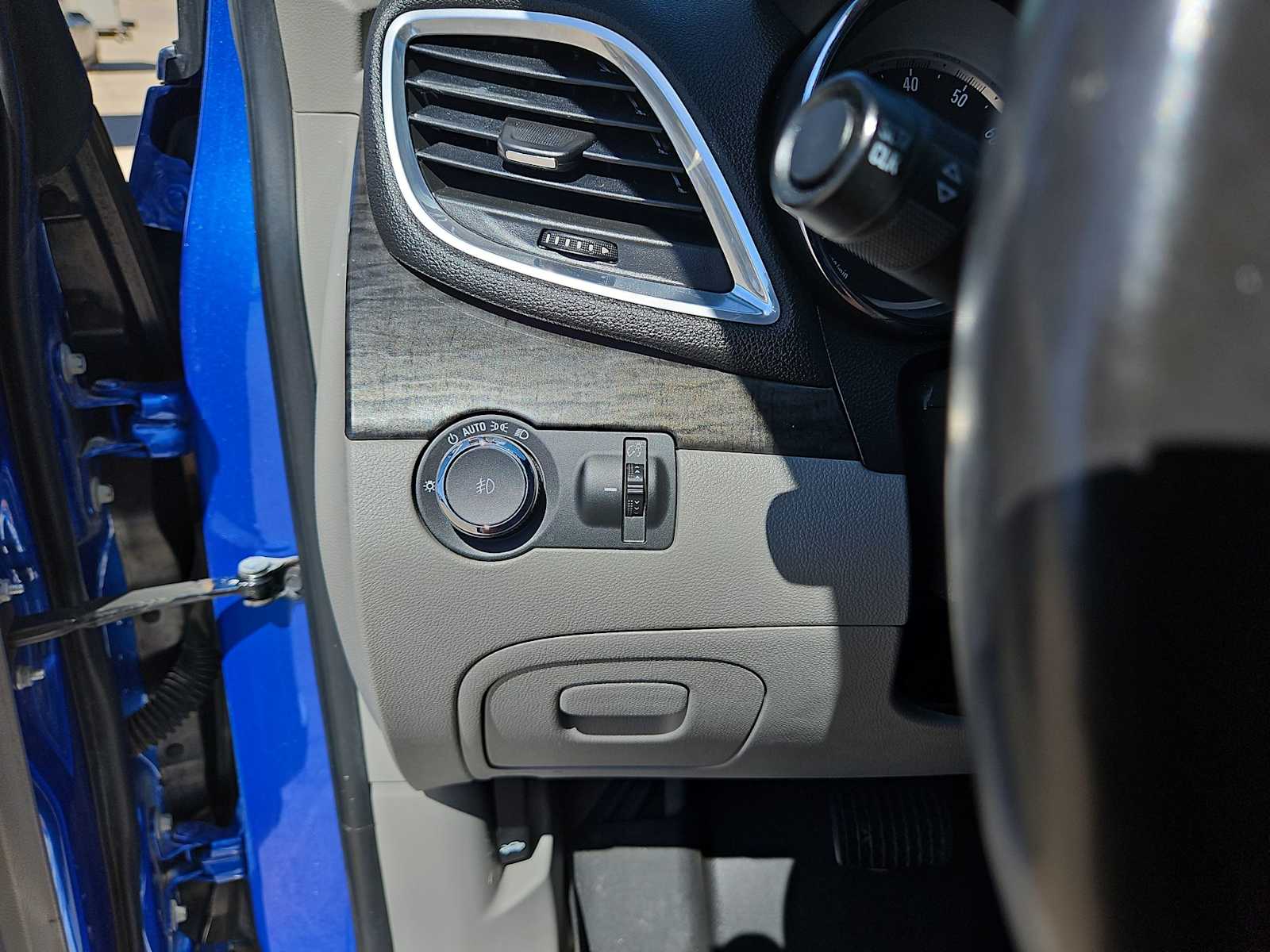 Thumbnail: 2014 Buick Encore - 27