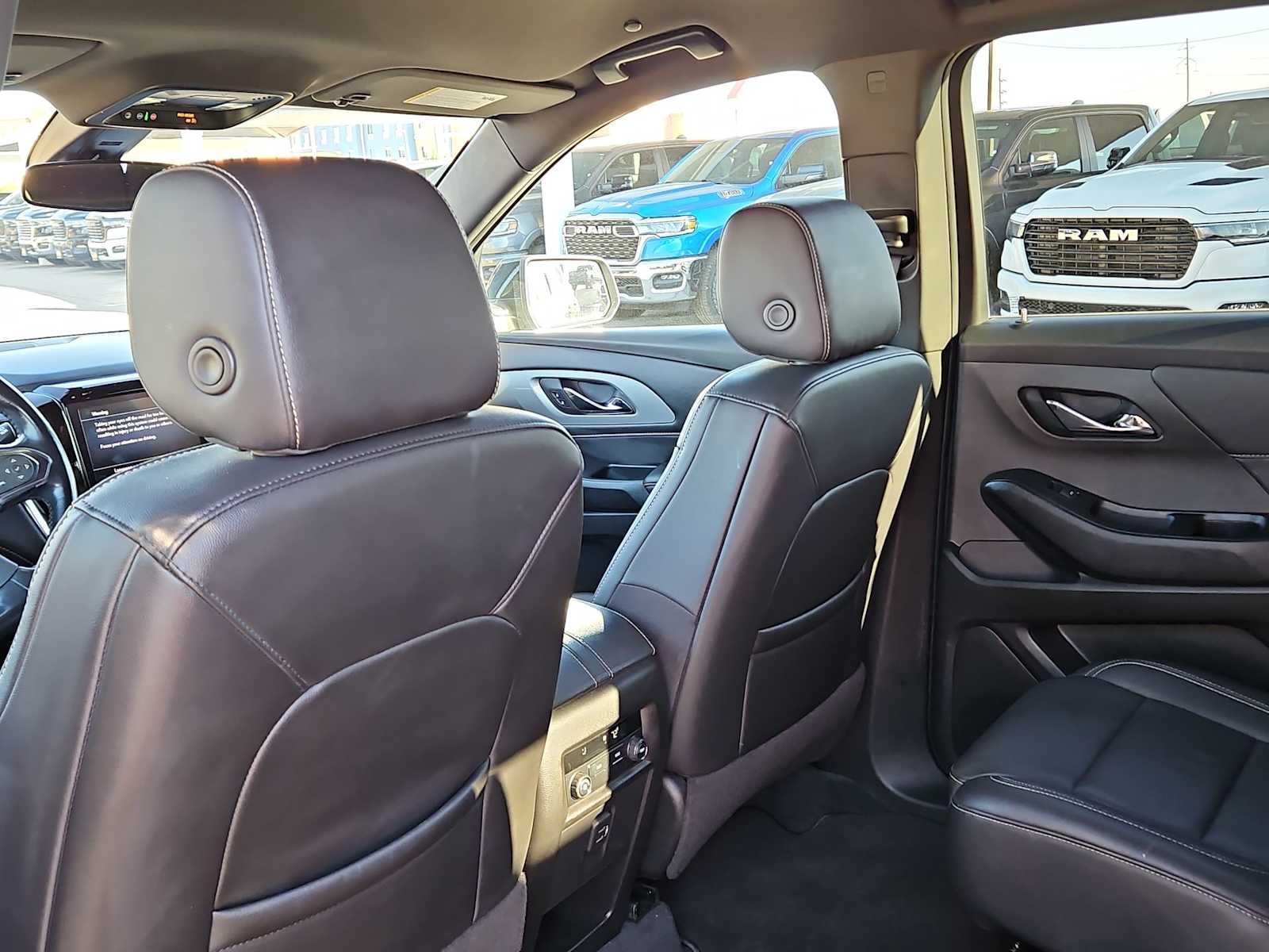 Thumbnail: 2022 Chevrolet Traverse - 14