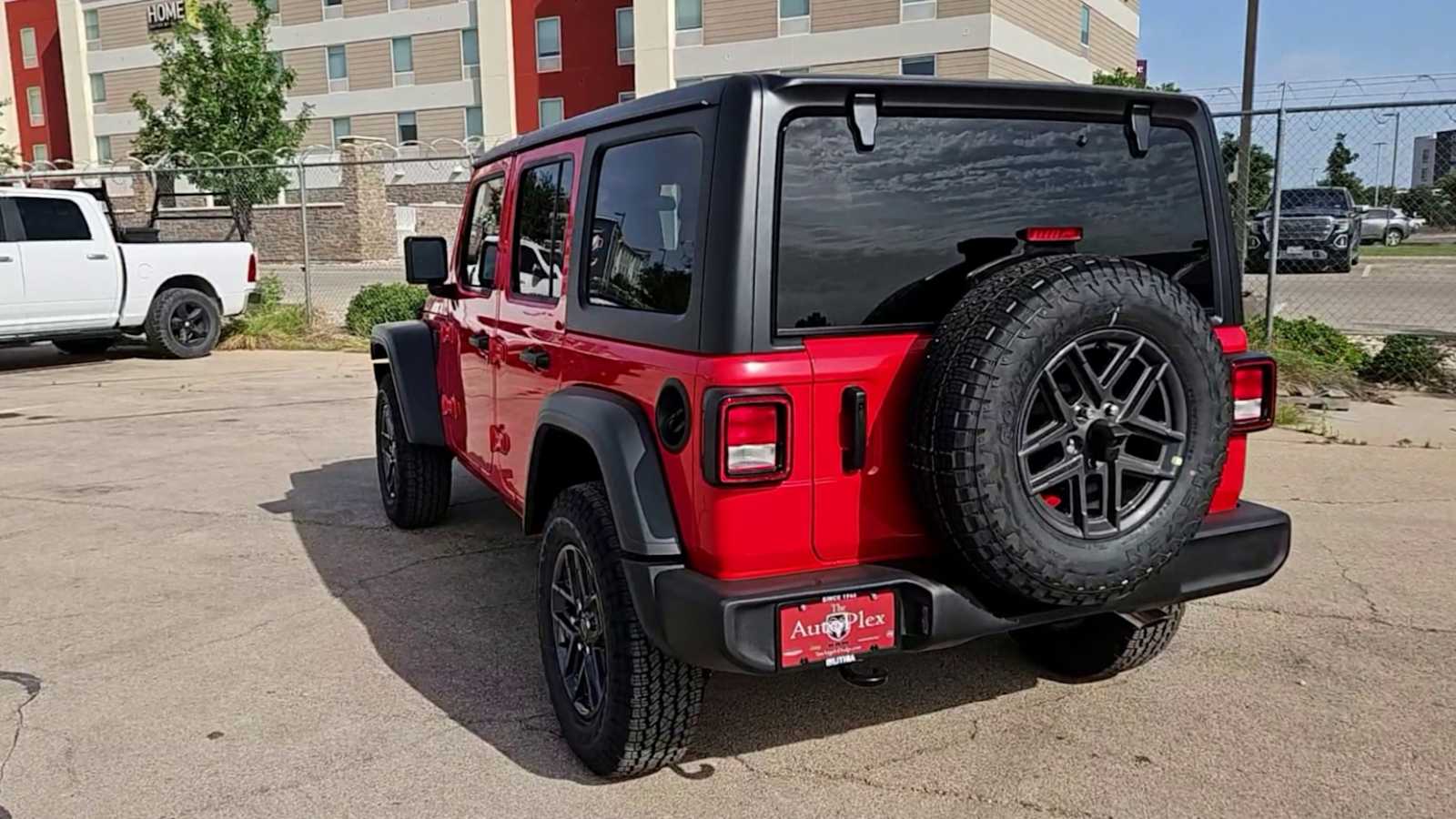 Thumbnail: 2025 Jeep Wrangler - 6