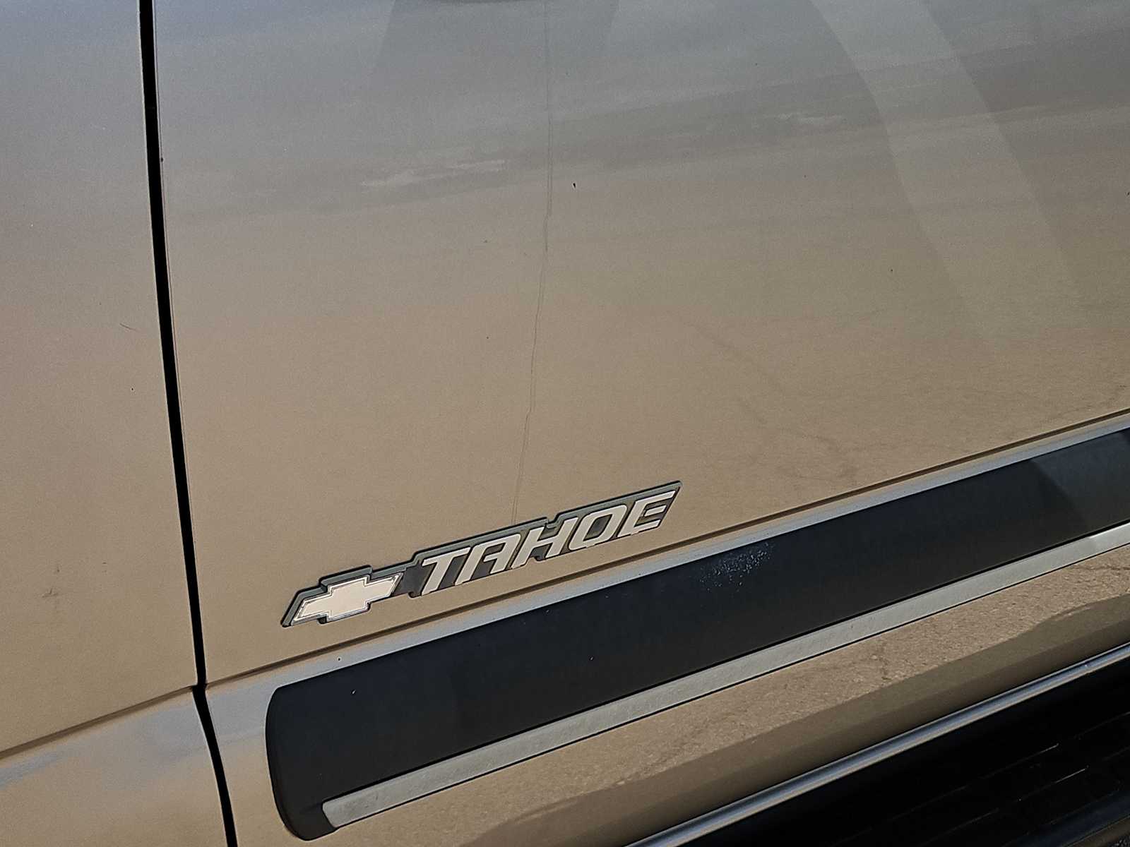 Thumbnail: 2003 Chevrolet Tahoe - 11