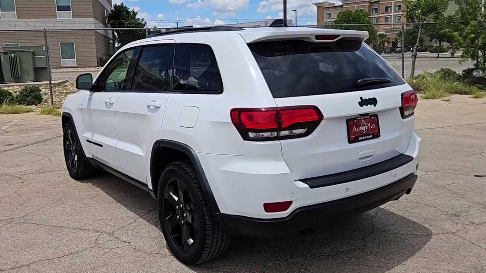 Thumbnail: 2020 Jeep Grand Cherokee - 6