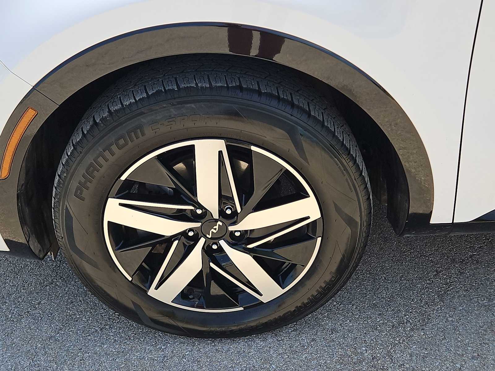 2022 Kia Sorento EX 16