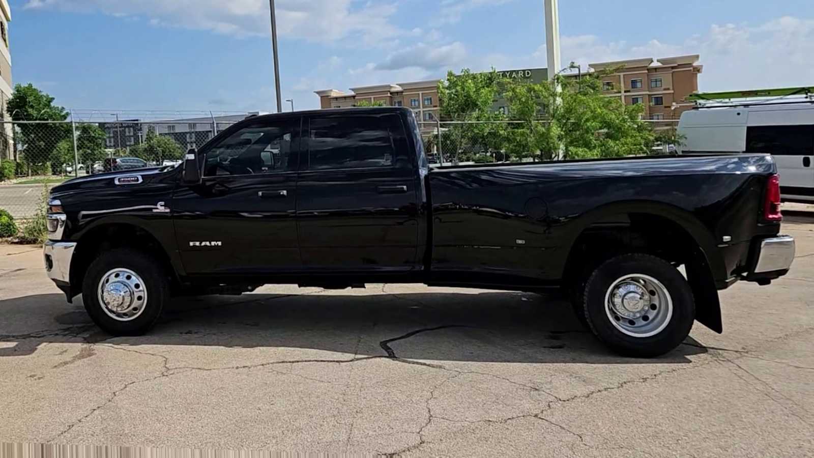 2025 RAM 3500 Big Horn 6