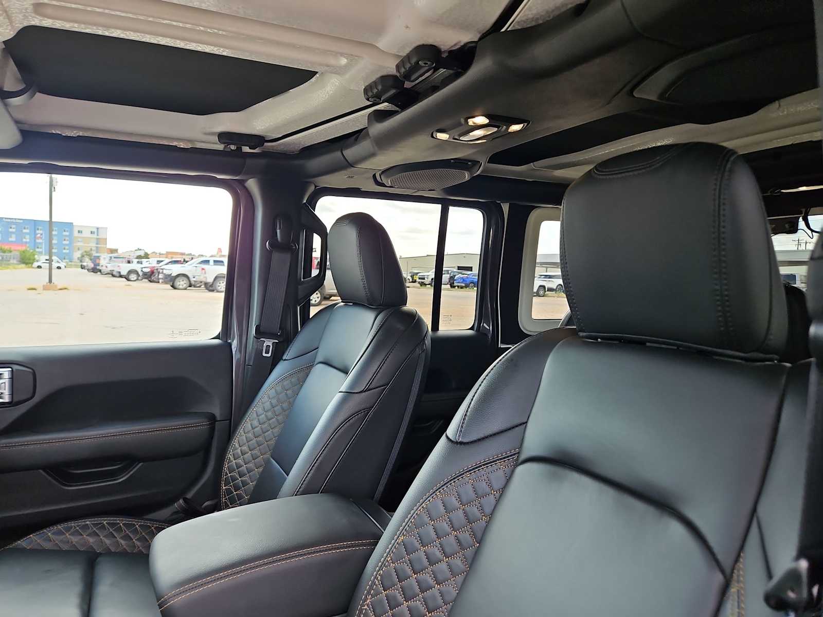 Thumbnail: 2021 Jeep Wrangler - 20