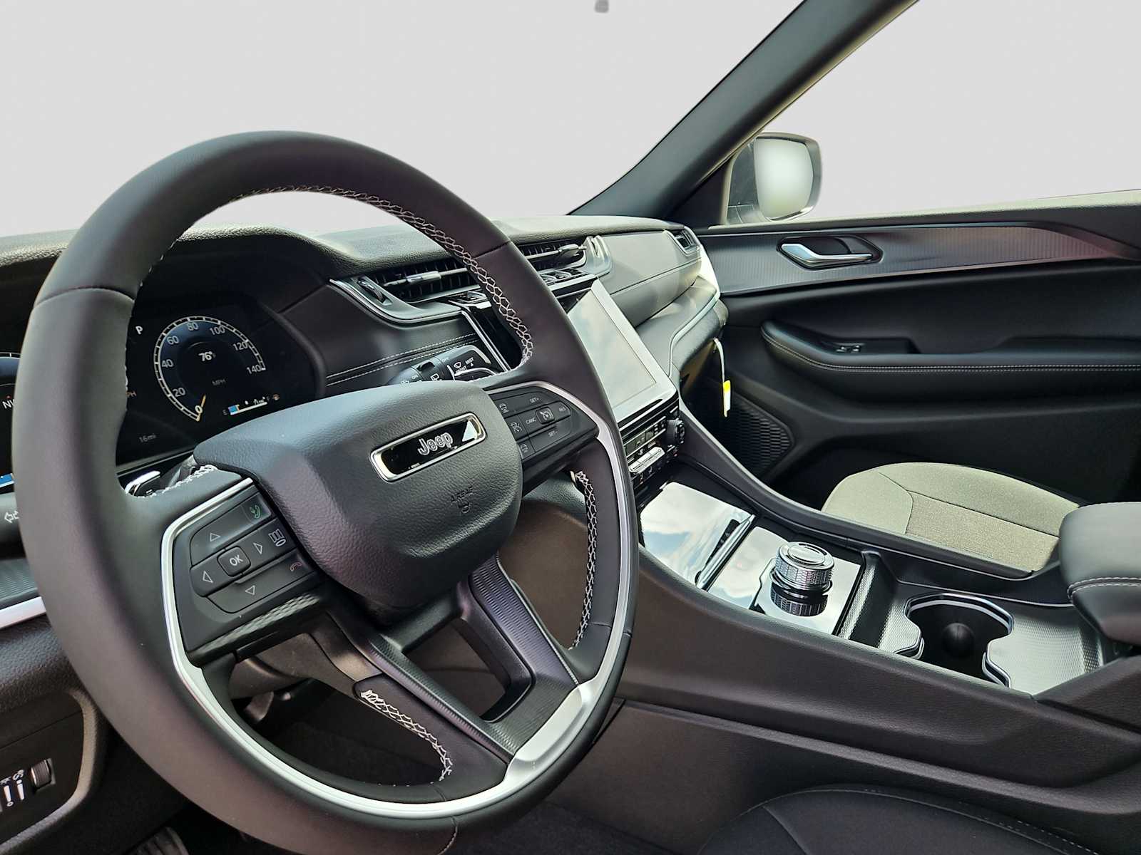 Thumbnail: 2026 Jeep Grand Cherokee - 10