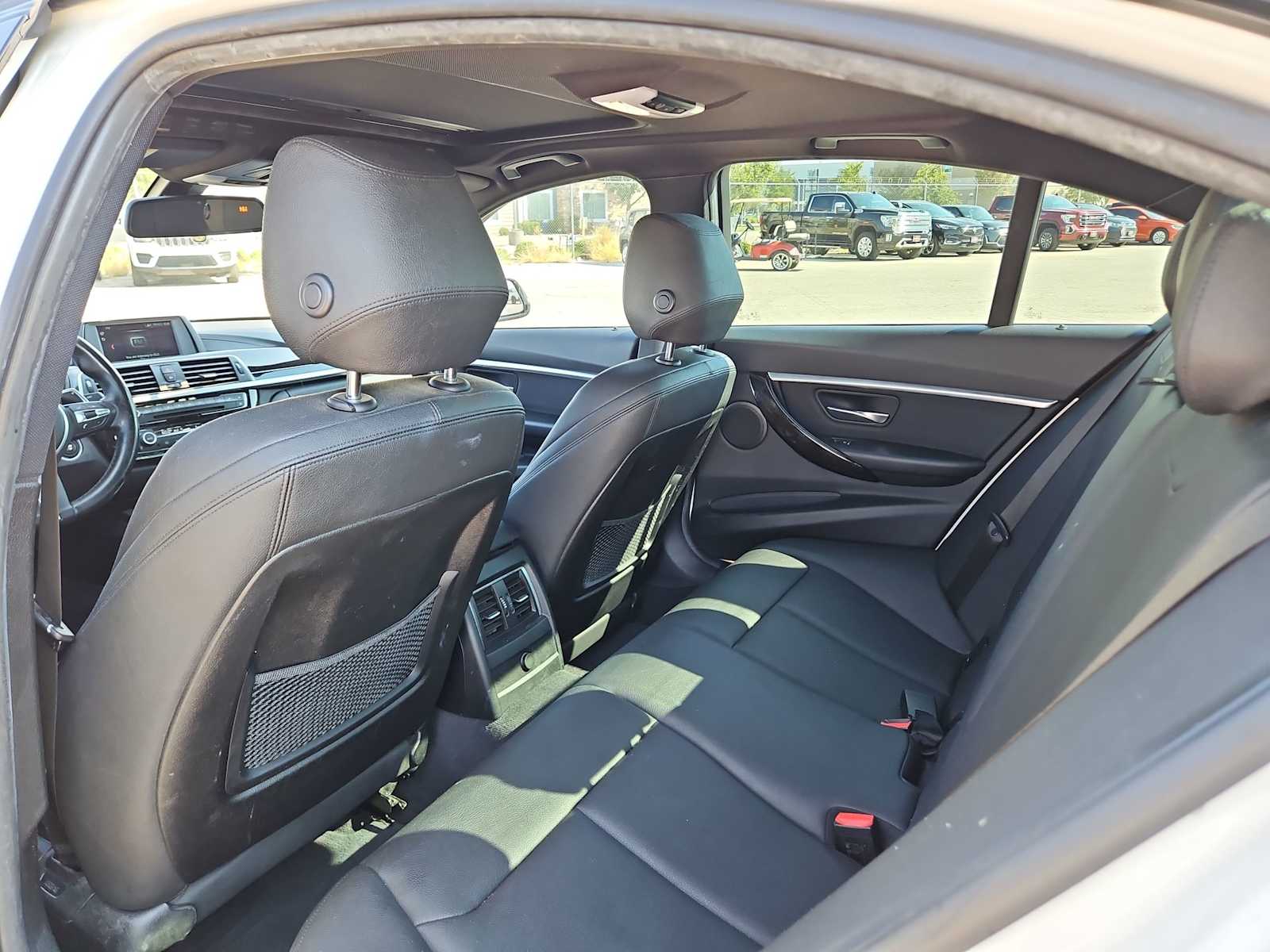 Thumbnail: 2018 BMW 3 Series - 18