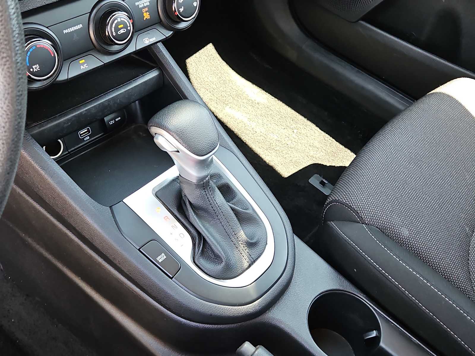 Thumbnail: 2022 Kia Forte - 20