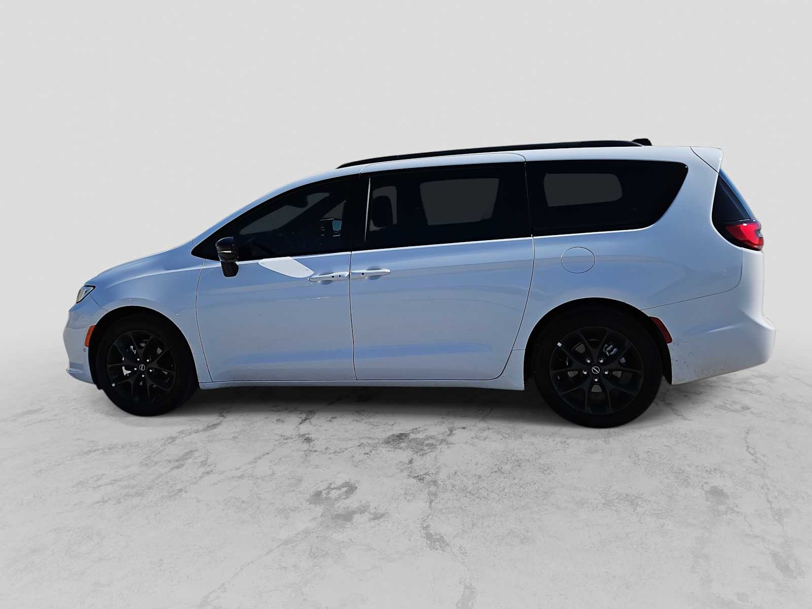 Thumbnail: 2026 Chrysler Pacifica - 5
