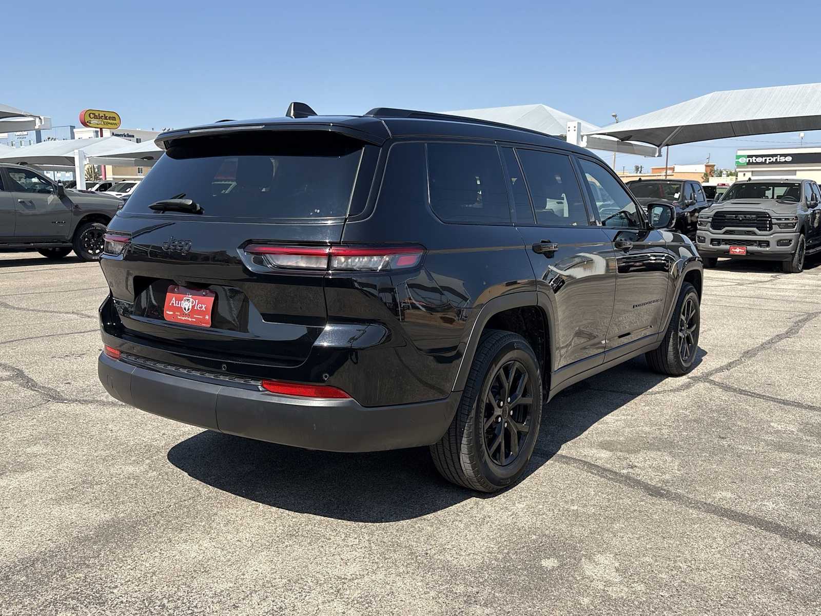 Thumbnail: 2024 Jeep Grand Cherokee L - 8