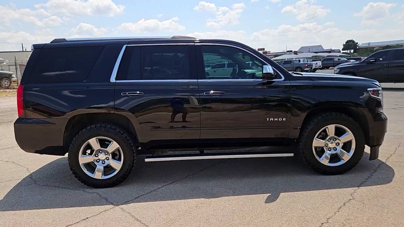 Thumbnail: 2017 Chevrolet Tahoe - 9