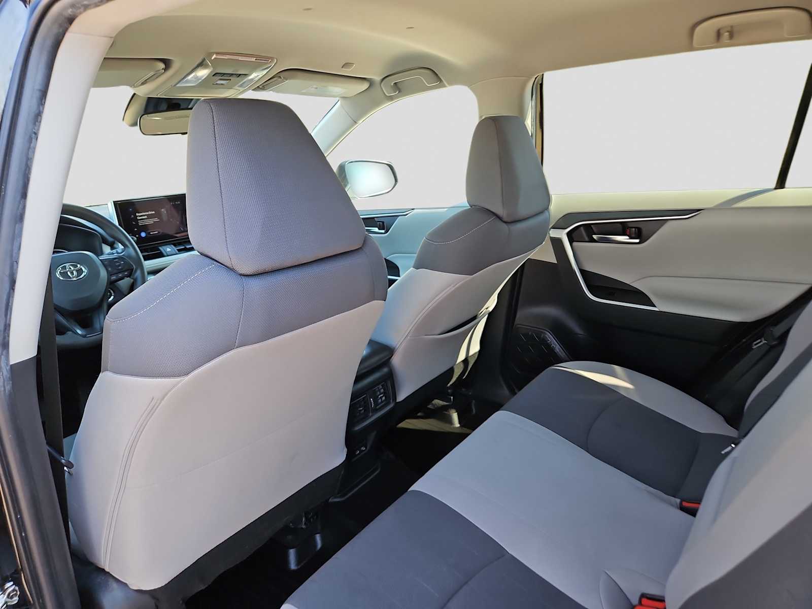 Thumbnail: 2023 Toyota RAV4 - 18