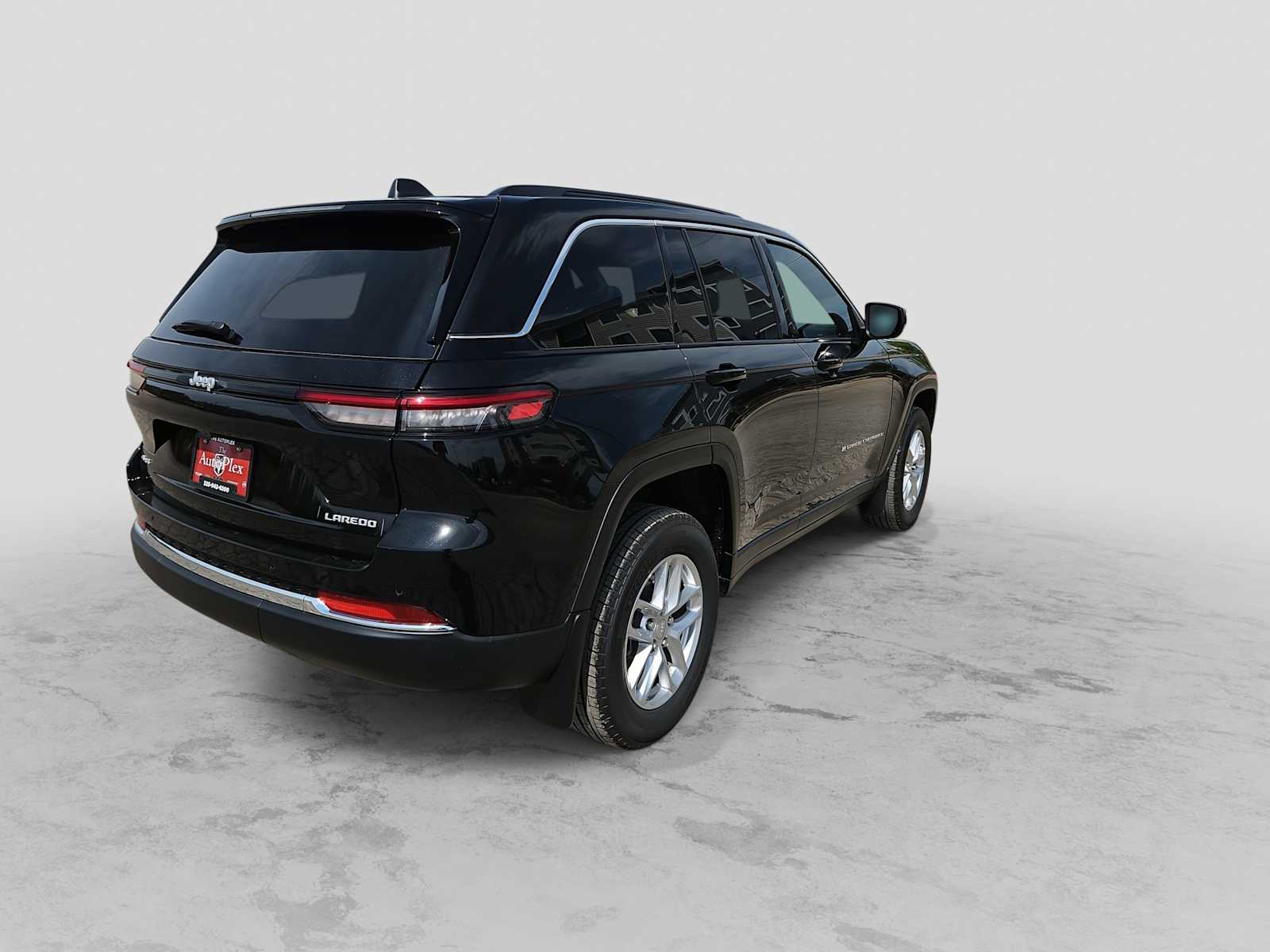 Thumbnail: 2026 Jeep Grand Cherokee - 8