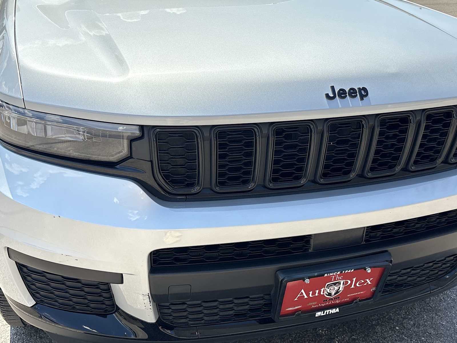 Thumbnail: 2023 Jeep Grand Cherokee - 13