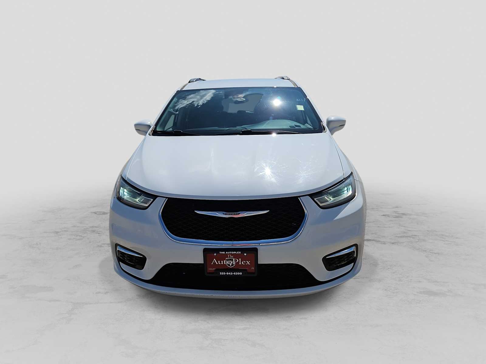 Thumbnail: 2022 Chrysler Pacifica - 3