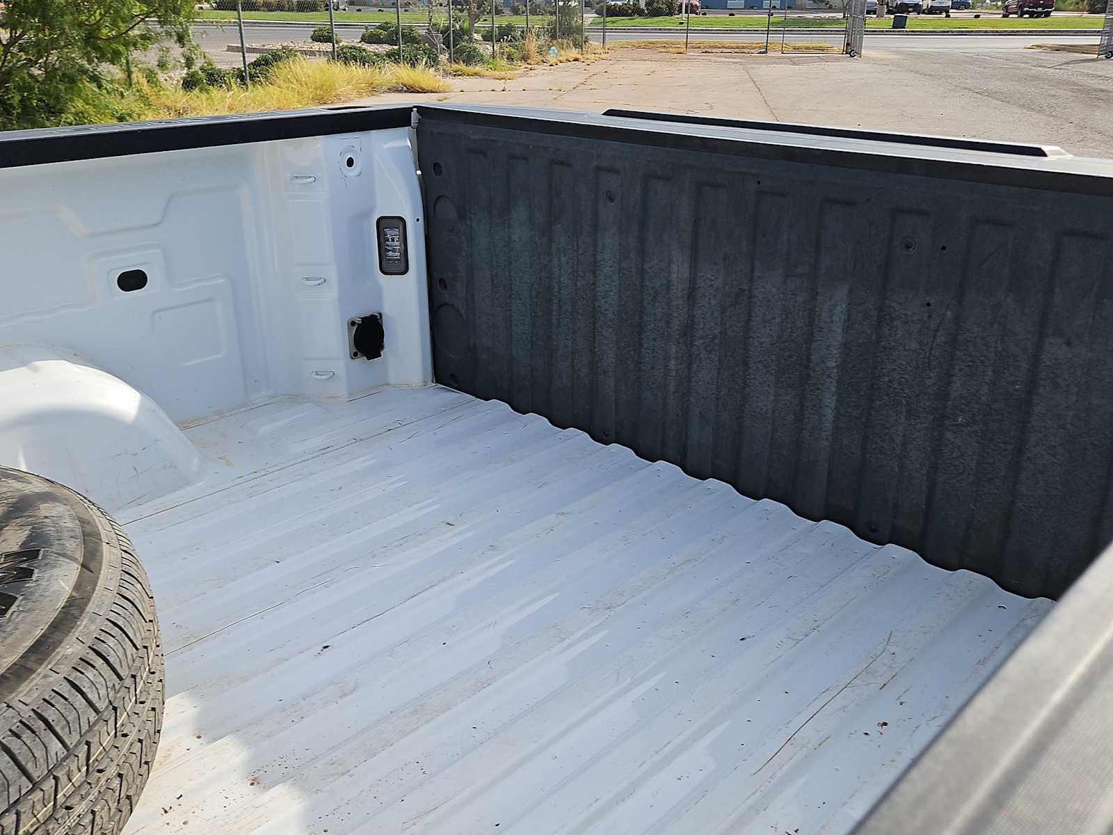 Thumbnail: 2019 Chevrolet Silverado 1500 - 27
