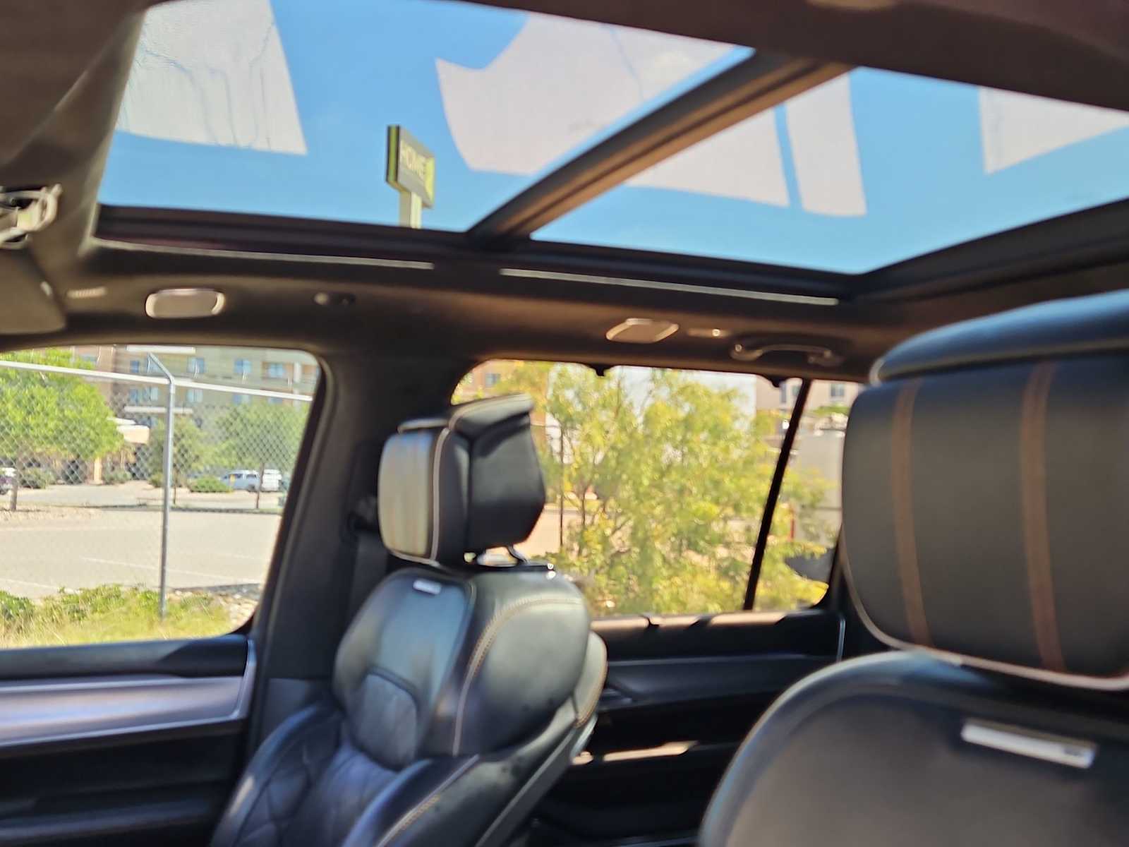 Thumbnail: 2022 Jeep Grand Wagoneer - 22