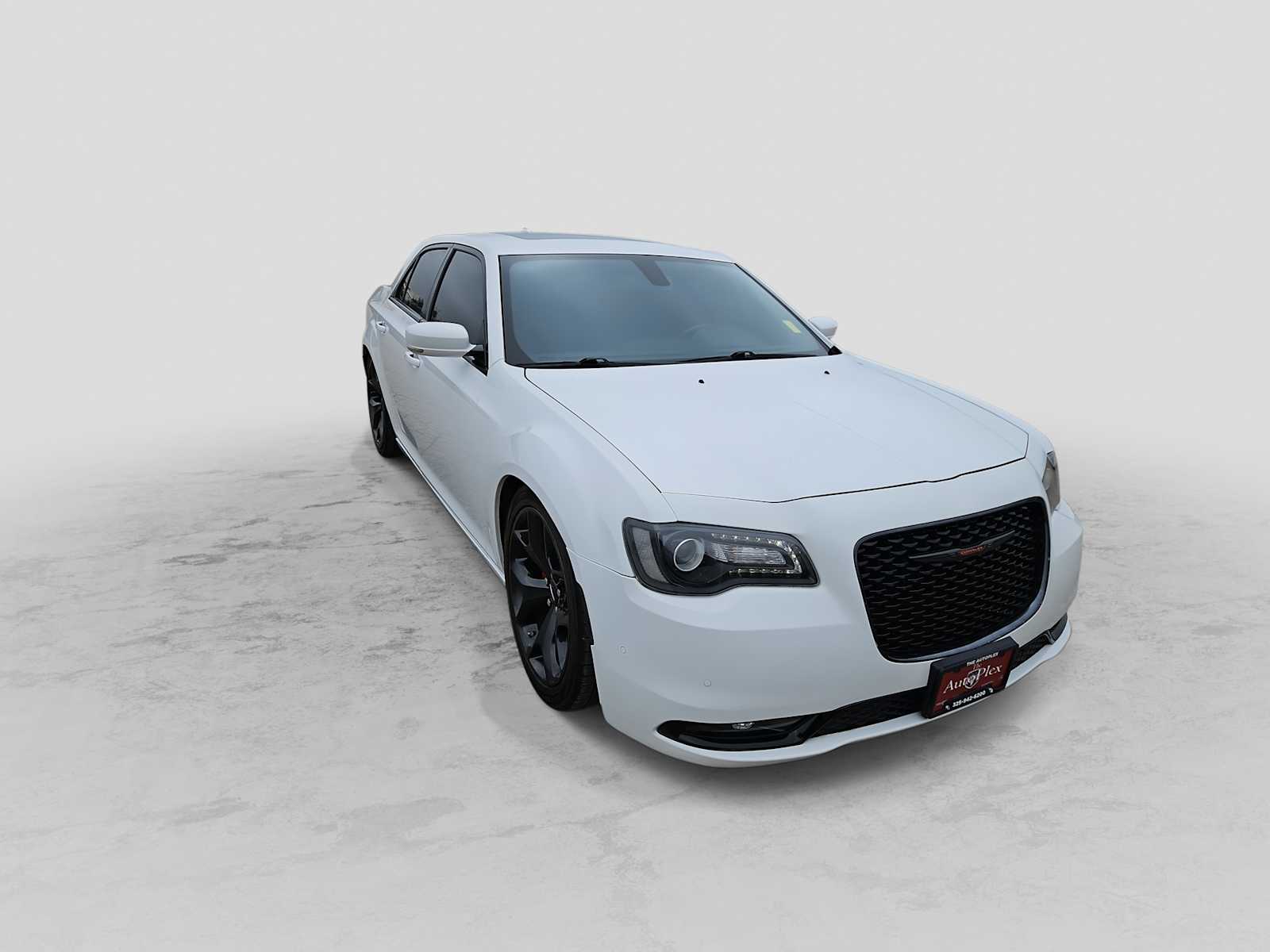 Thumbnail: 2022 Chrysler 300 - 2