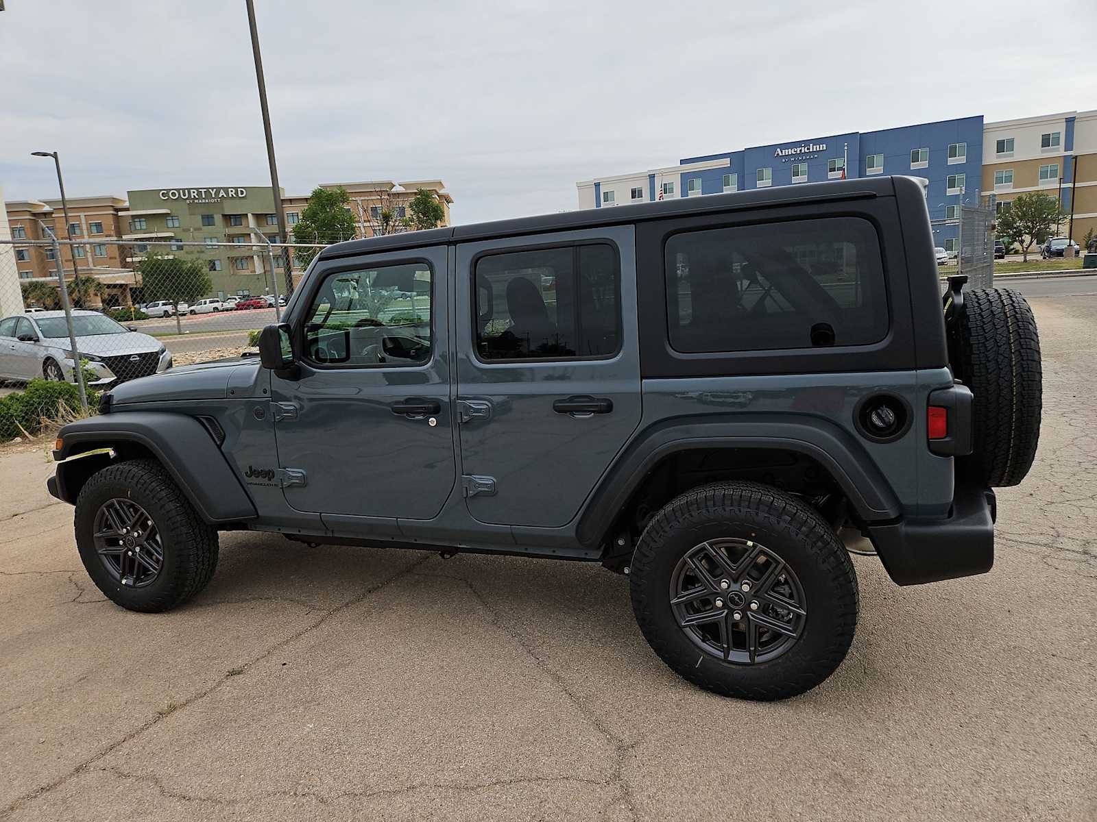 Thumbnail: 2025 Jeep Wrangler - 11