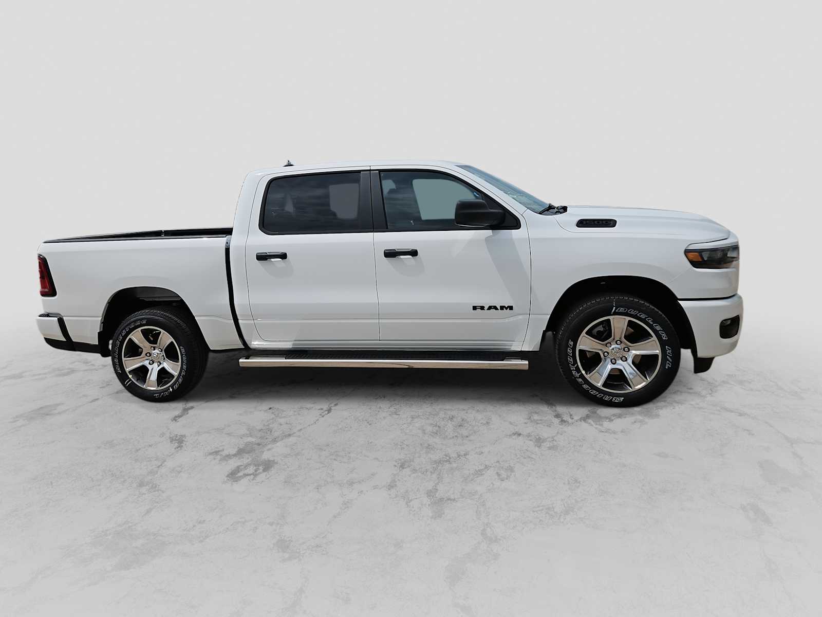 Thumbnail: 2026 RAM 1500 - 9