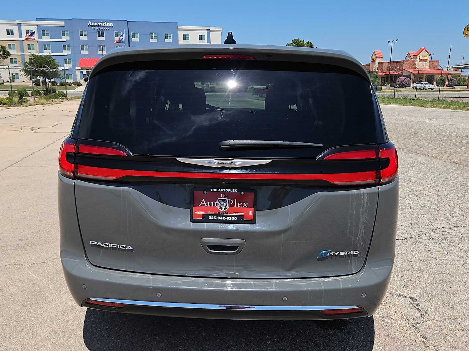 Thumbnail: 2023 Chrysler Pacifica - 13