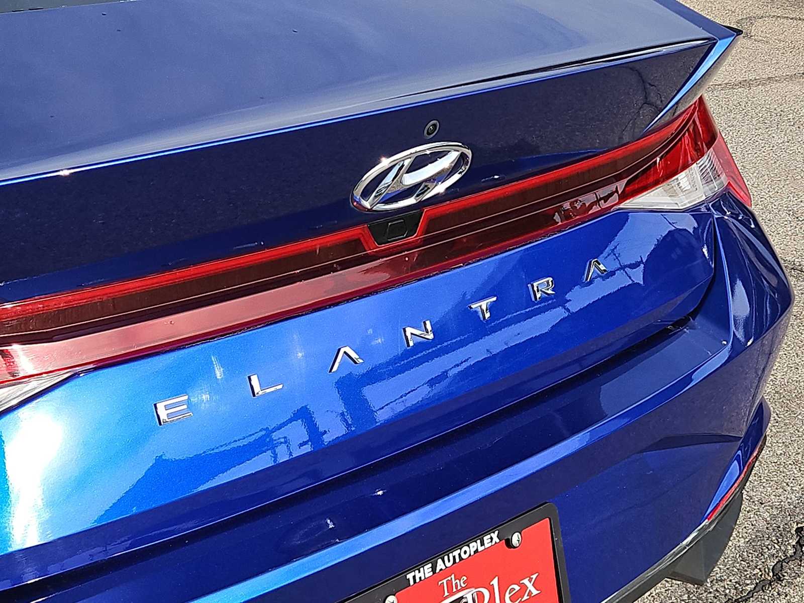 Thumbnail: 2023 Hyundai Elantra - 11