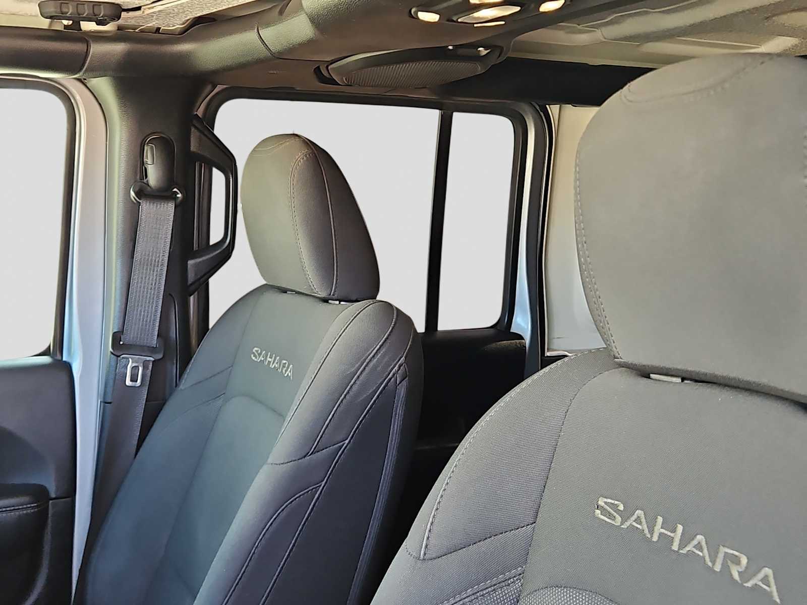 Thumbnail: 2020 Jeep Wrangler - 15