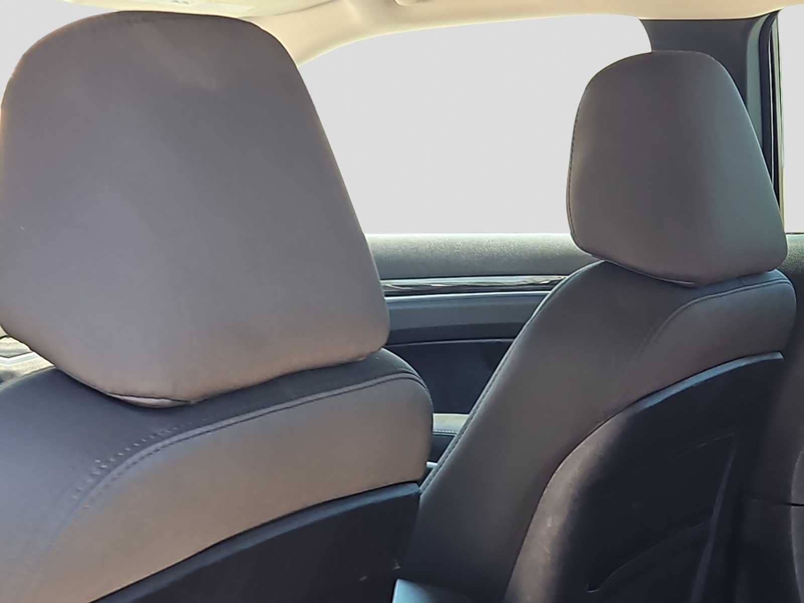 Thumbnail: 2019 Chrysler 300 - 17