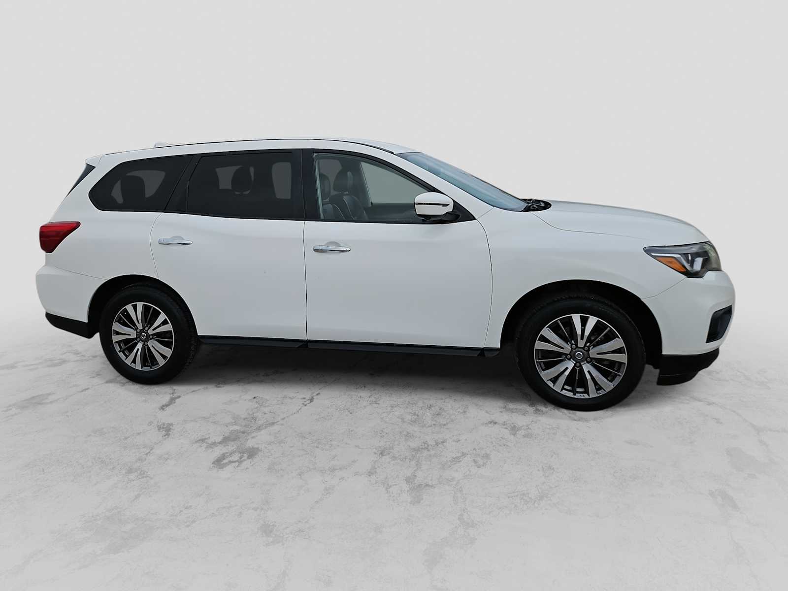 Thumbnail: 2020 Nissan Pathfinder - 9