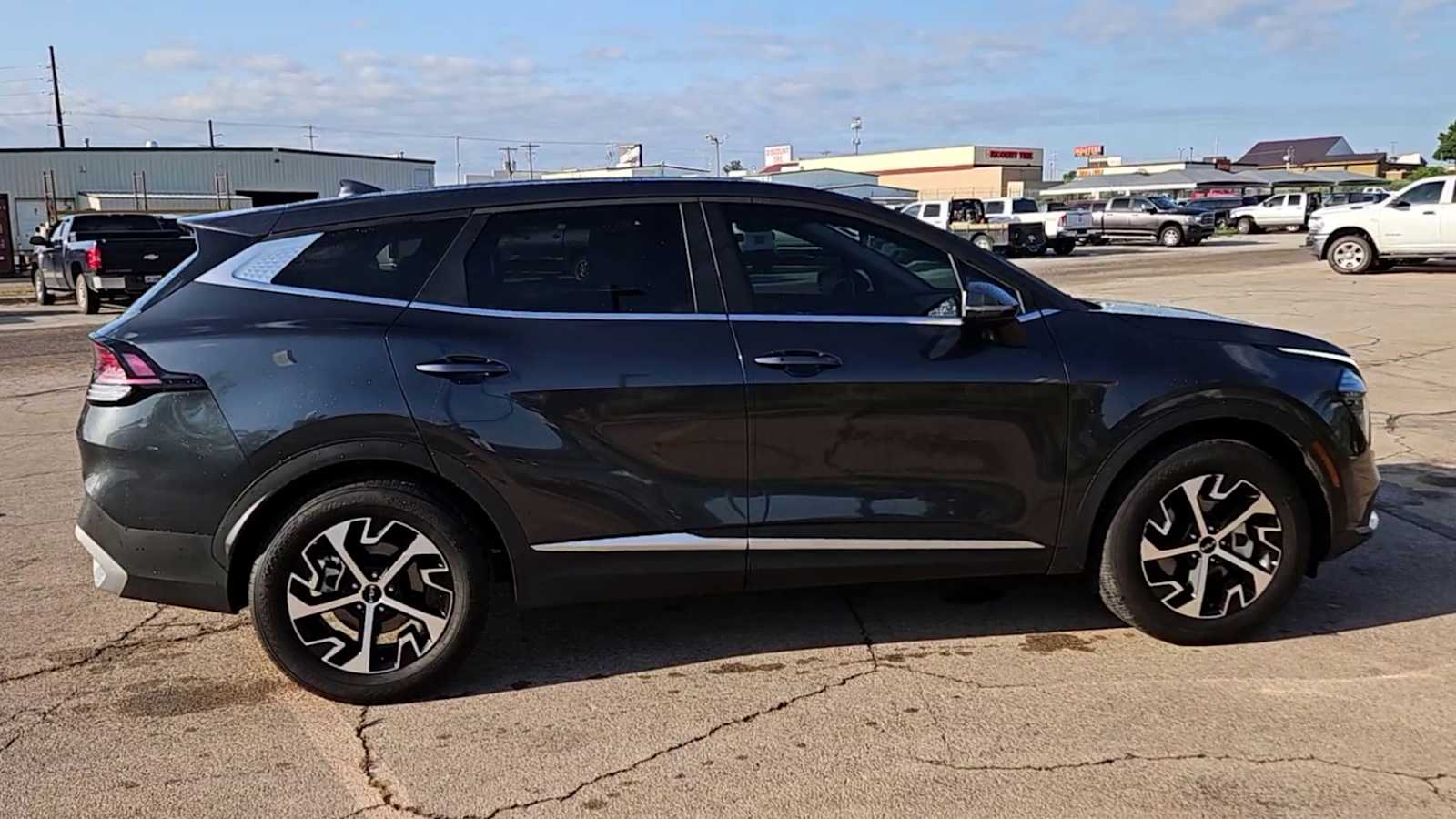 2025 Kia Sportage EX 8