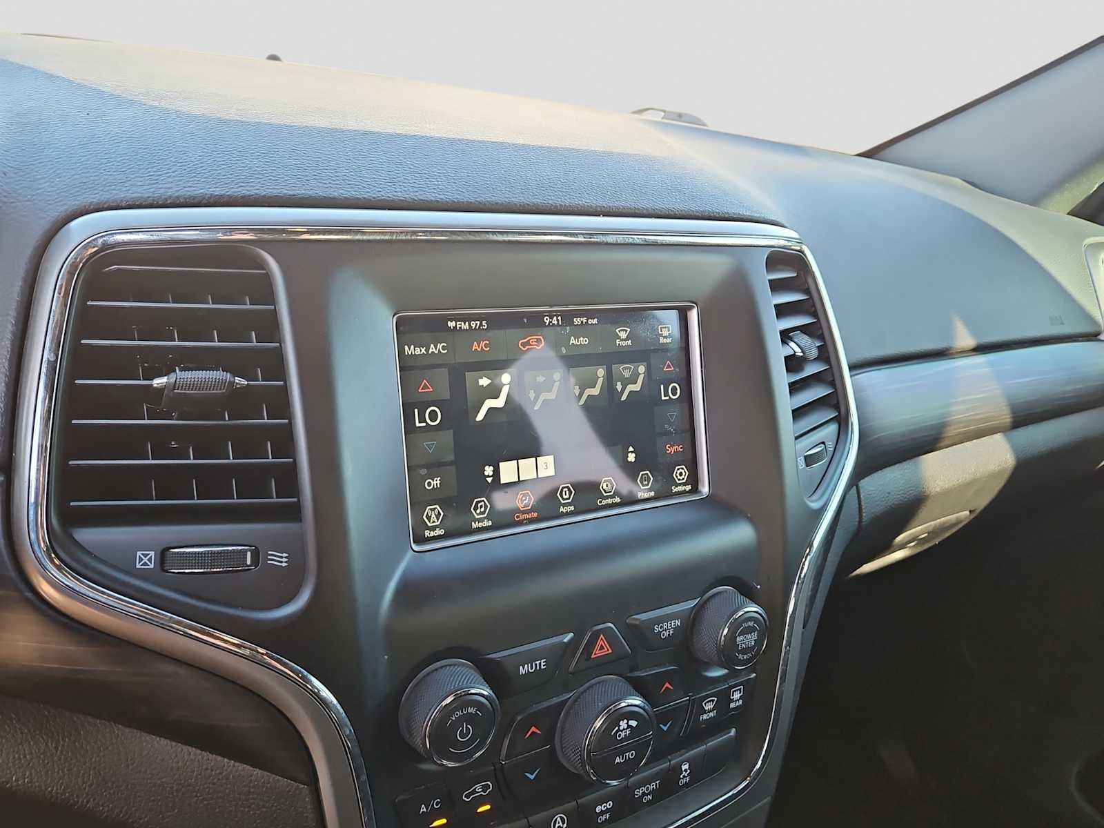 Thumbnail: 2021 Jeep Grand Cherokee - 24