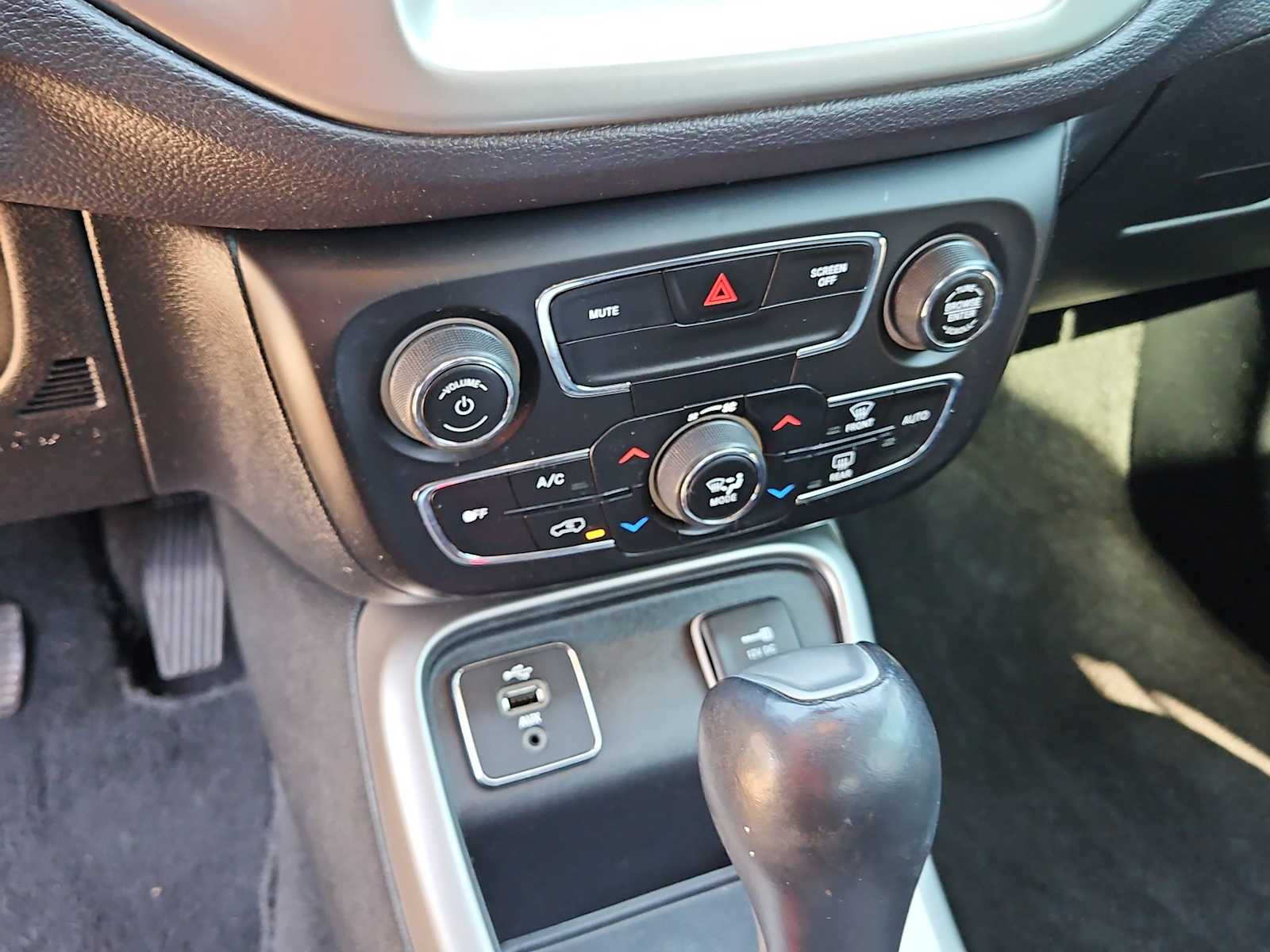 Thumbnail: 2018 Jeep Compass - 26
