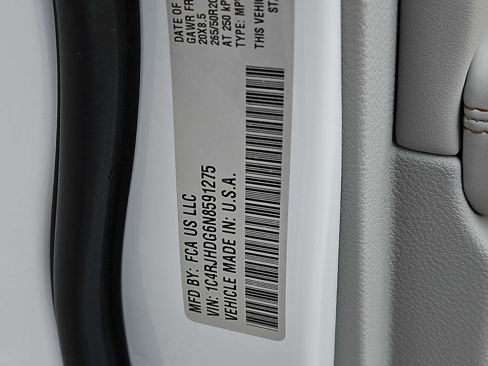 Thumbnail: 2022 Jeep Grand Cherokee - 25