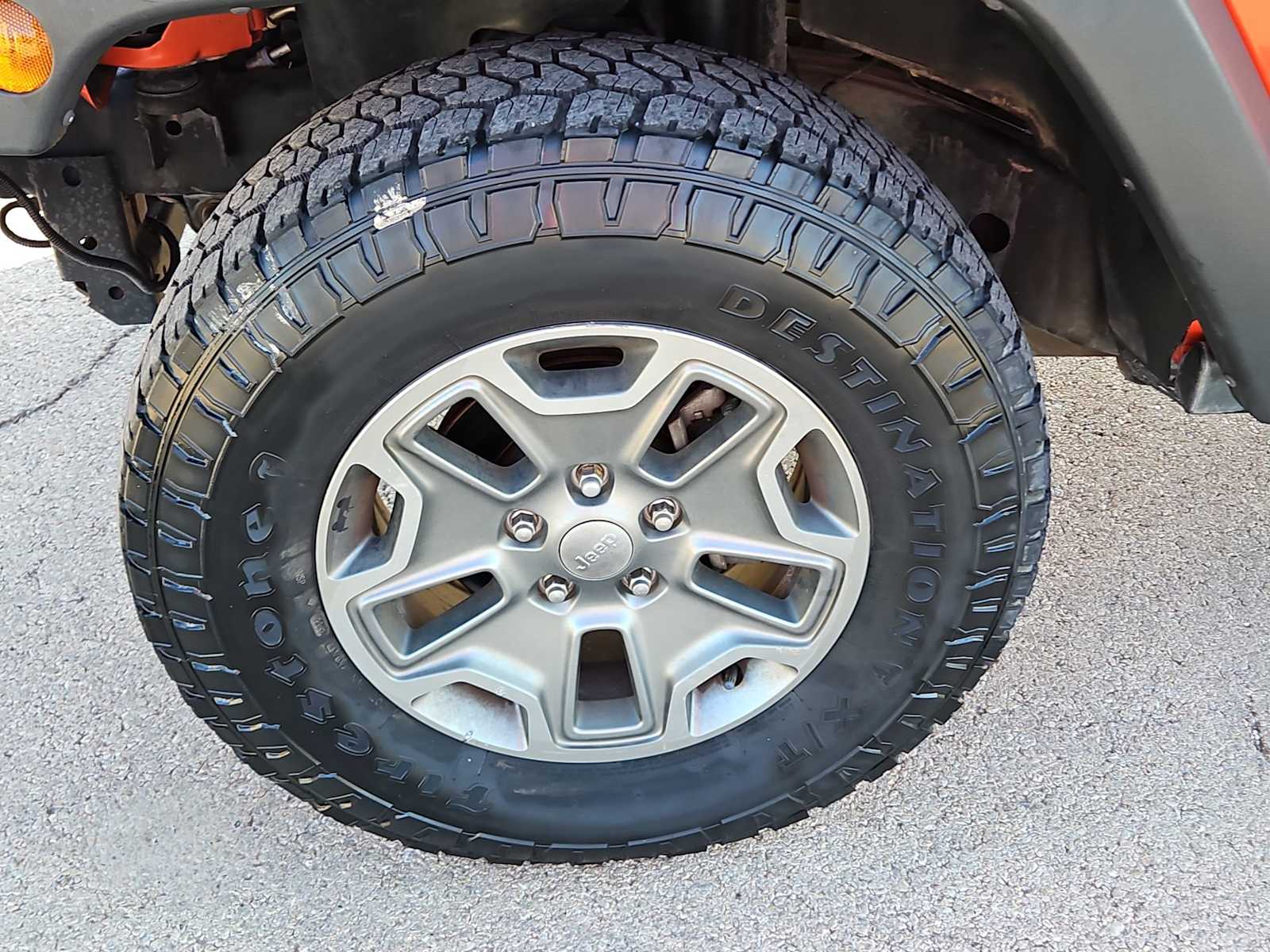 Thumbnail: 2015 Jeep Wrangler - 16