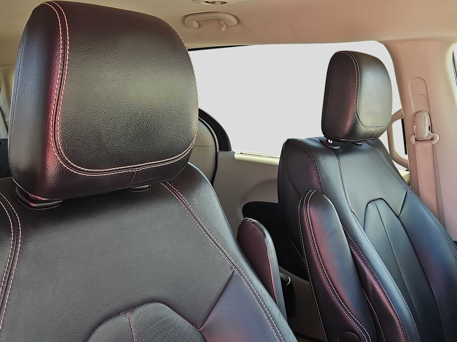 Thumbnail: 2022 Chrysler Pacifica - 17