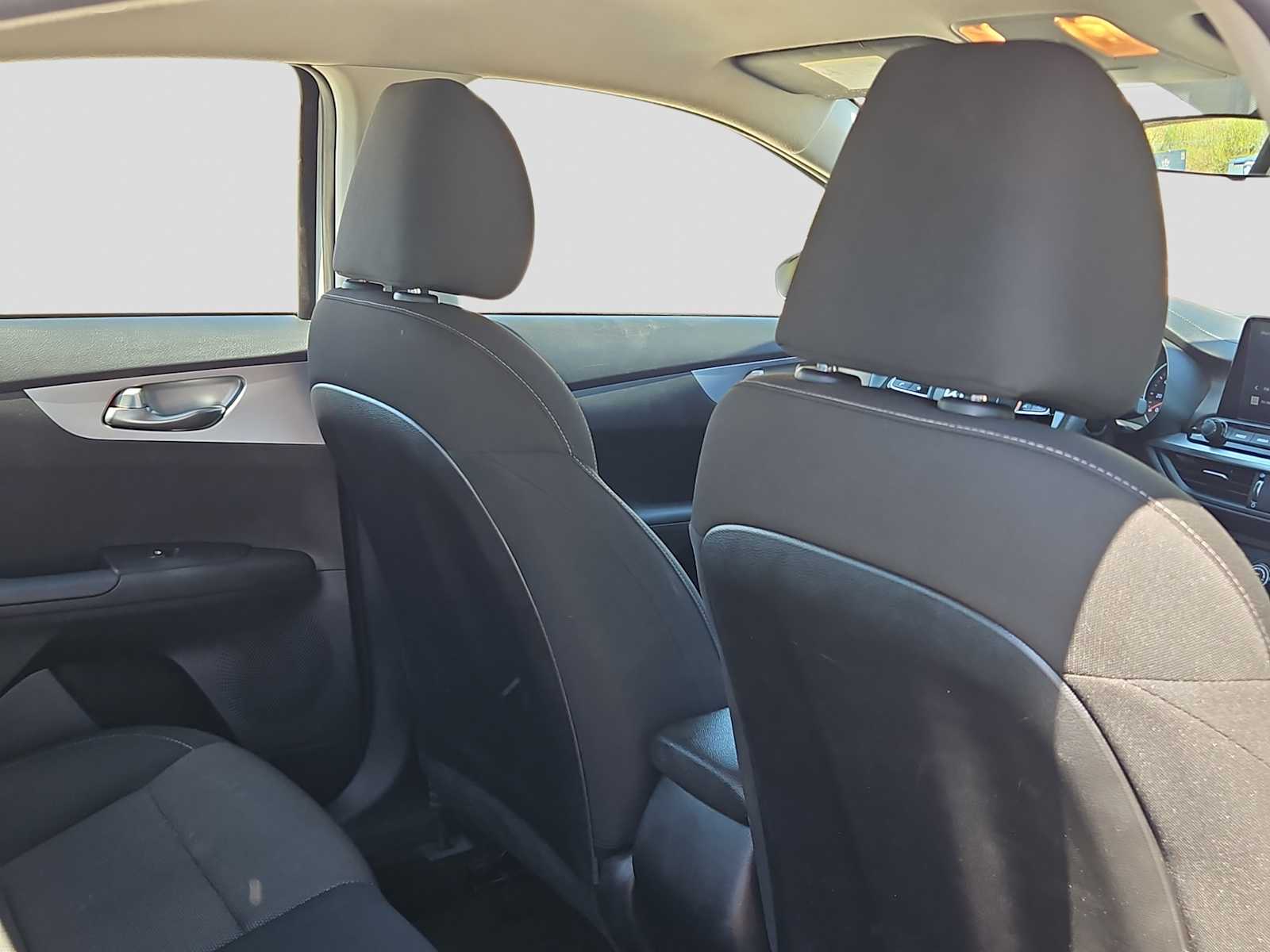 Thumbnail: 2022 Kia Forte - 17