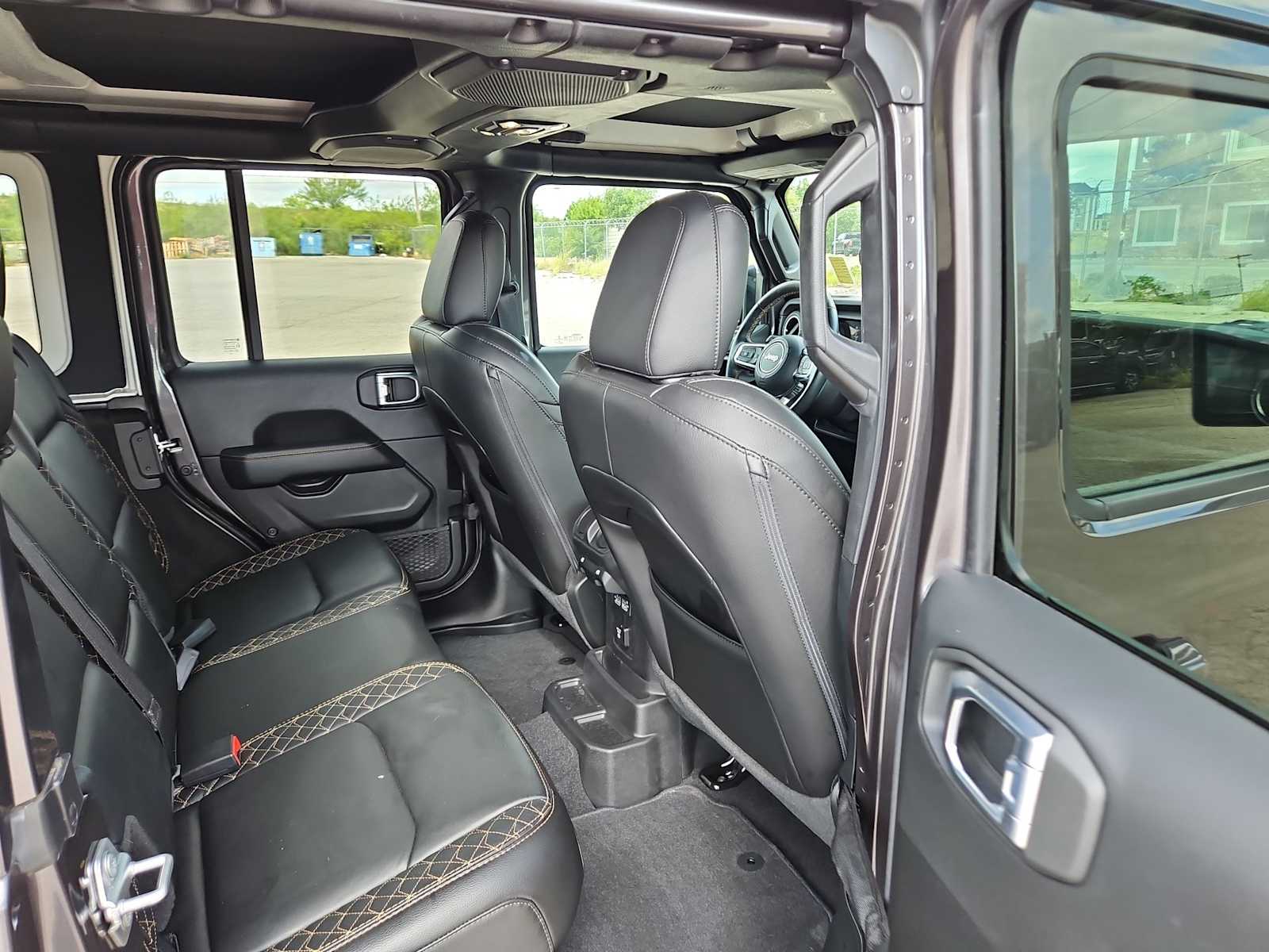 Thumbnail: 2021 Jeep Wrangler - 21