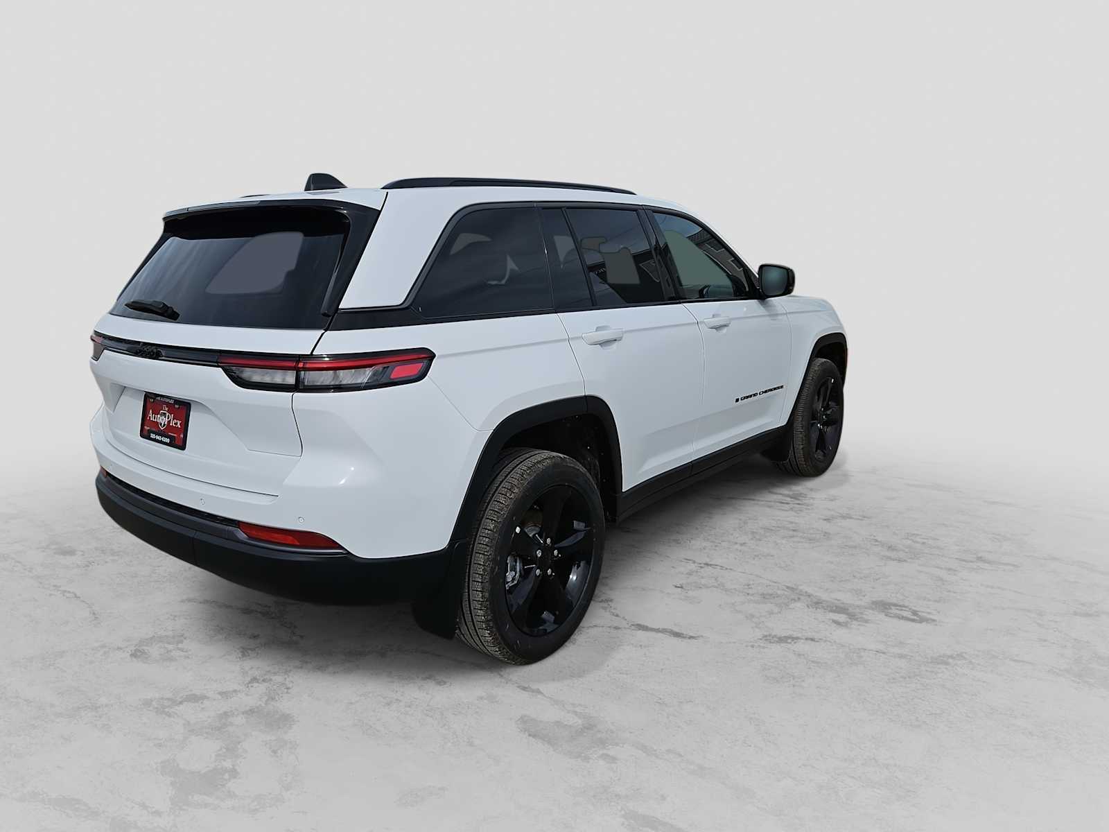 Thumbnail: 2026 Jeep Grand Cherokee - 8