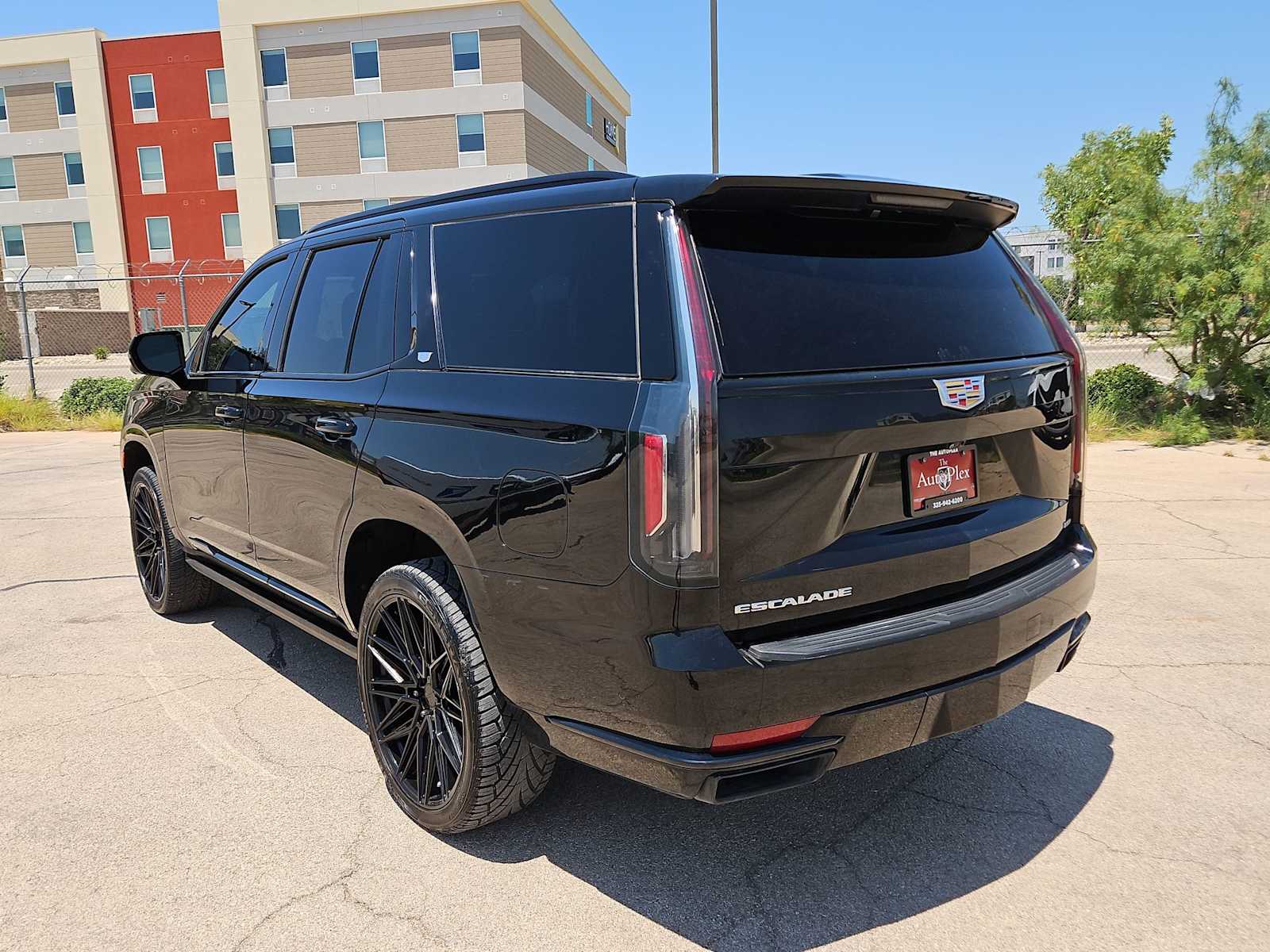 Thumbnail: 2022 Cadillac Escalade - 12