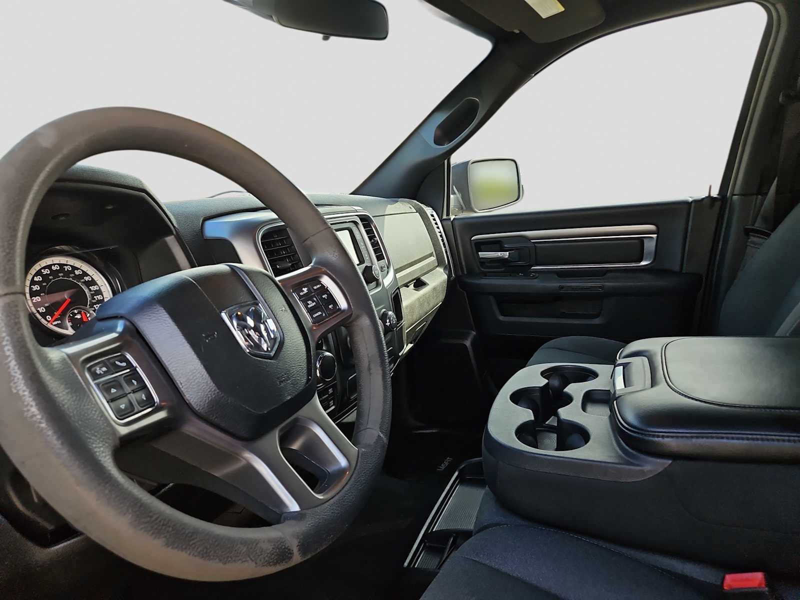 Thumbnail: 2021 RAM 1500 Classic - 10