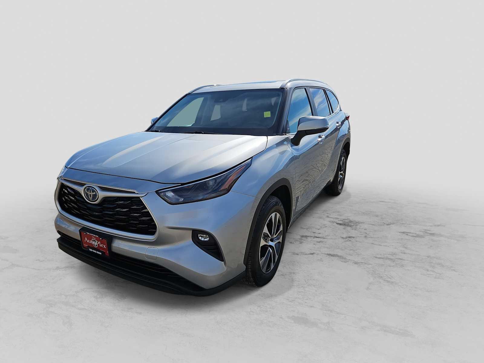 Thumbnail: 2023 Toyota Highlander - 4