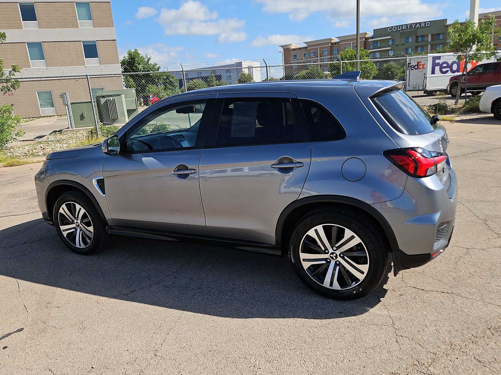 Thumbnail: 2023 Mitsubishi Outlander Sport - 11