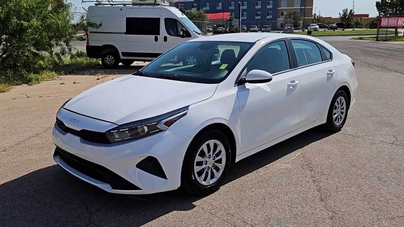 Thumbnail: 2024 Kia Forte - 4