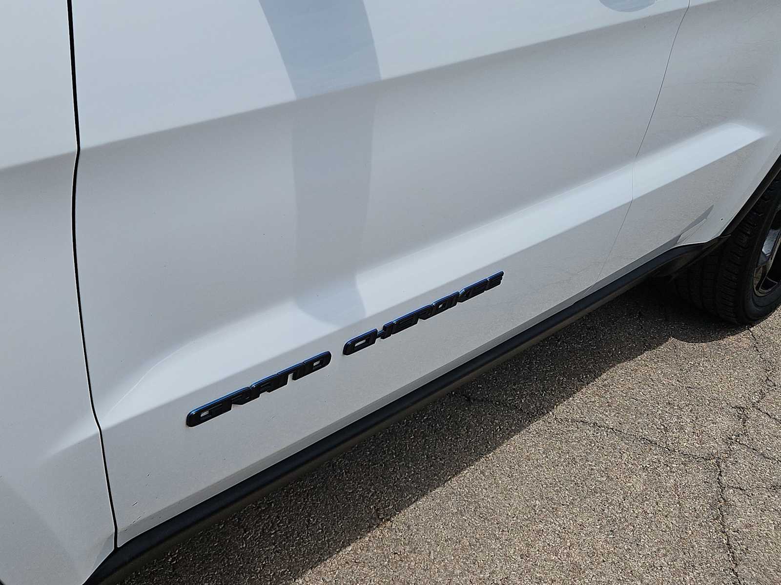 Thumbnail: 2020 Jeep Grand Cherokee - 15